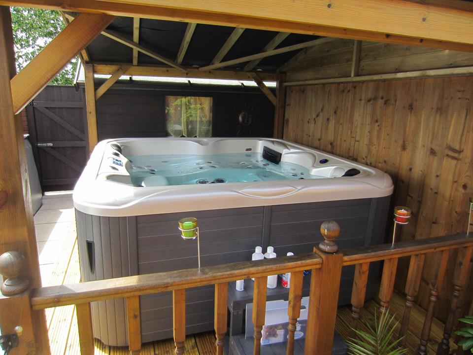 按摩浴缸多少錢?哪種價位的按摩浴缸更適合家用?